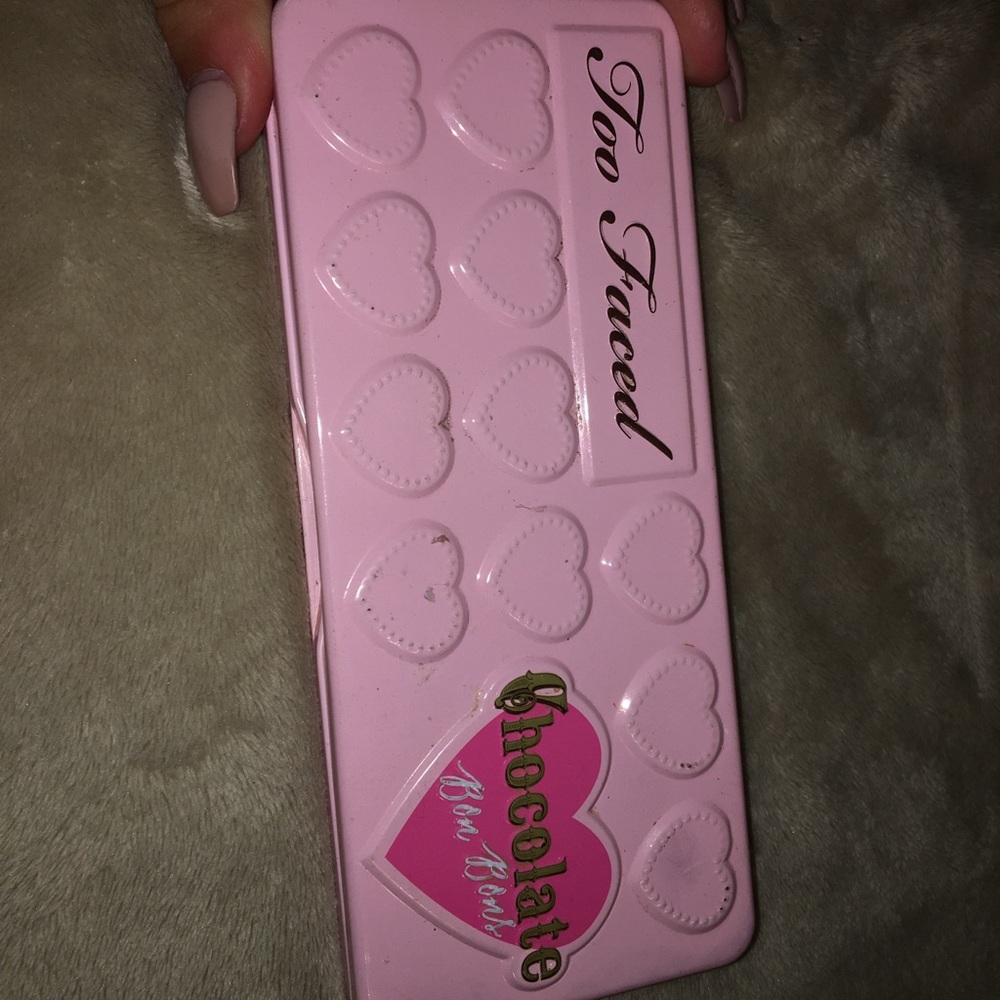 Too Faced chocolate bon bon palette